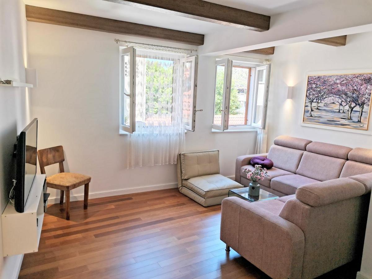 Apartman R.R. Omis Exterior photo